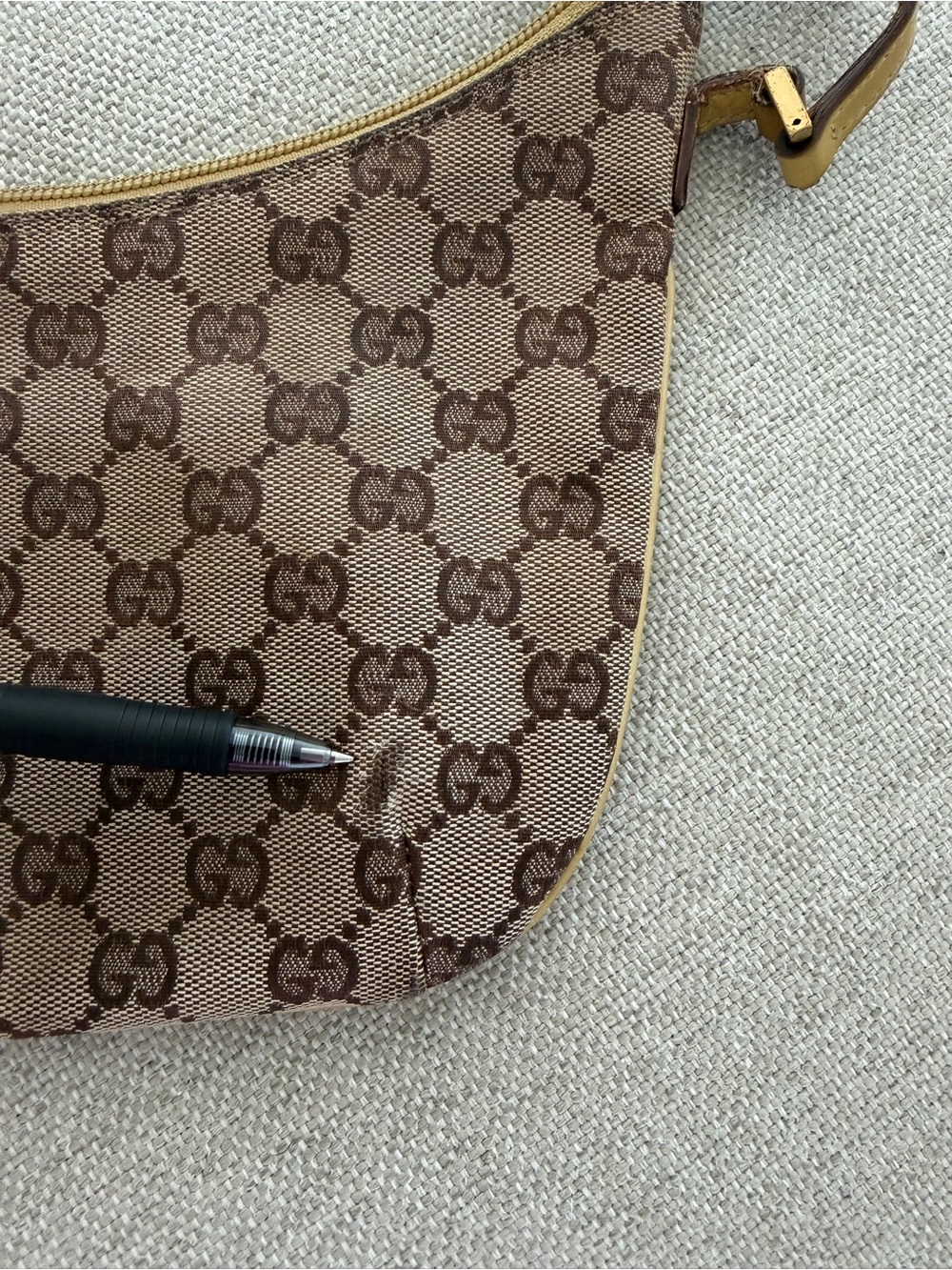 Authentic Gucci Canvas Brown Monogram Shoulder Bag - Picture 4 of 14